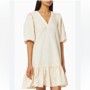 WOMEN'S ROLITA OVERSIZED FLOUNCE HEM DRESS IN ECRU